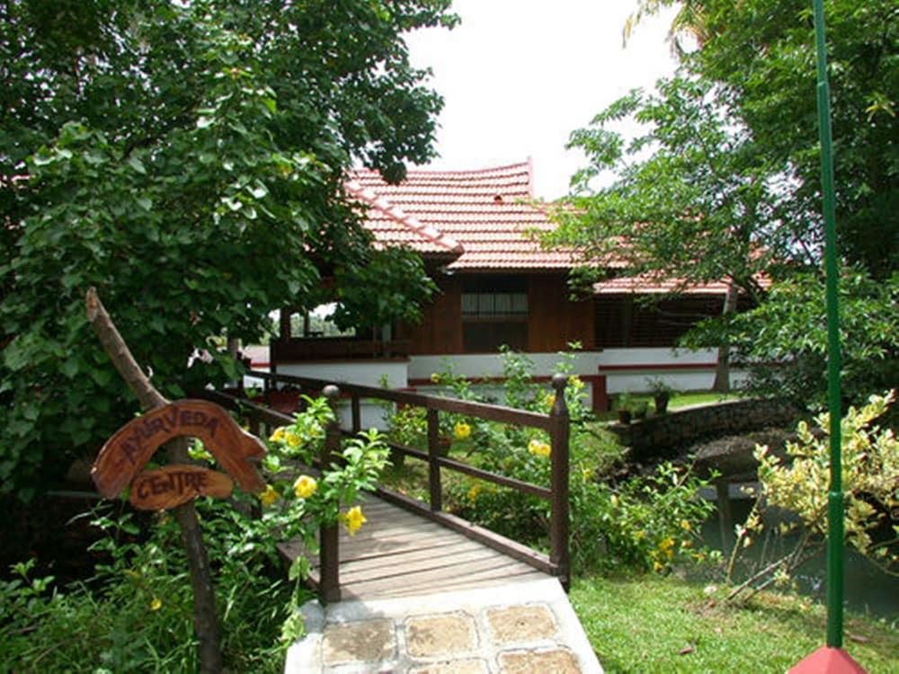 Coconut Lagoon Kumarakom- A Cgh Earth Experience Hotel Exterior foto