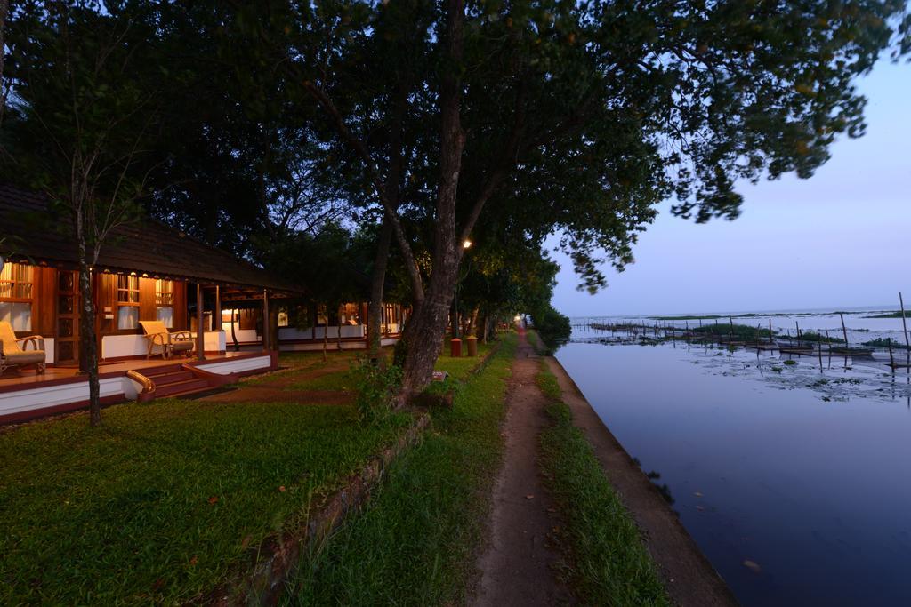 Coconut Lagoon Kumarakom- A Cgh Earth Experience Hotel Exterior foto