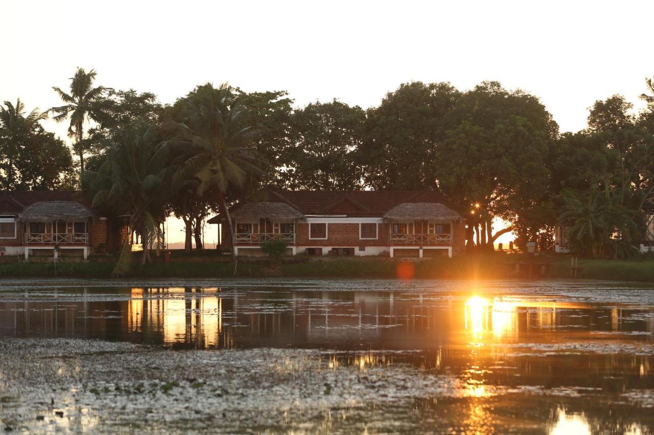 Coconut Lagoon Kumarakom- A Cgh Earth Experience Hotel Exterior foto